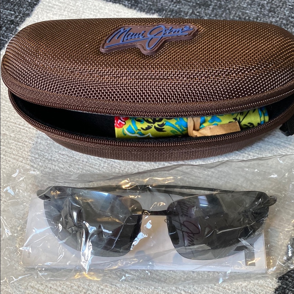 Maui Jim Black and Brown Sunglasses with Case